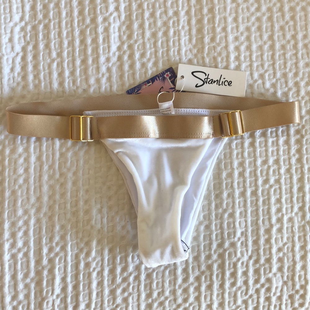 Bikini bottom . Size S
